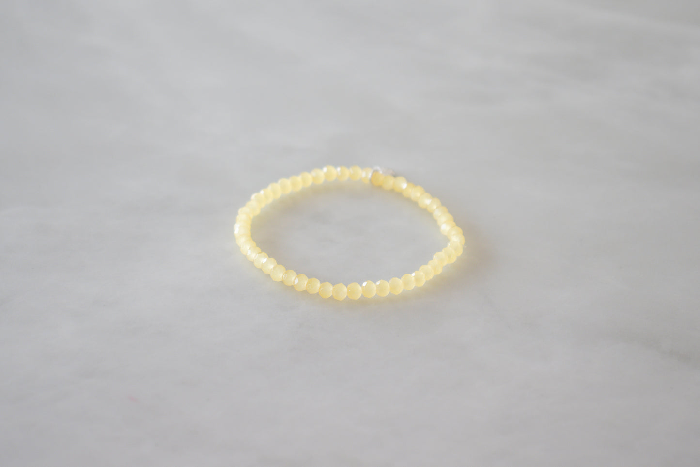 Armband met pastelgele kralen - Bélice - Belice - Bélice At Work - Armband - Geel - Accessoires - Dames - Lente