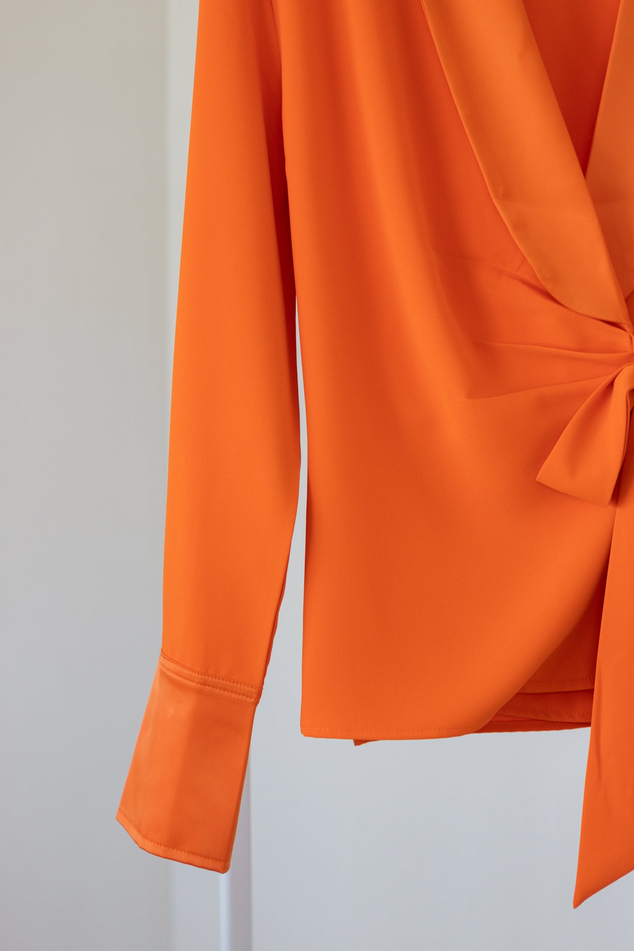 Oranje blouse - Bélice - Belice - Bélice Goes Out - Cache Coeur - Oranje -Dameskledij - Lentebloes - Bloes - blouse - Lente