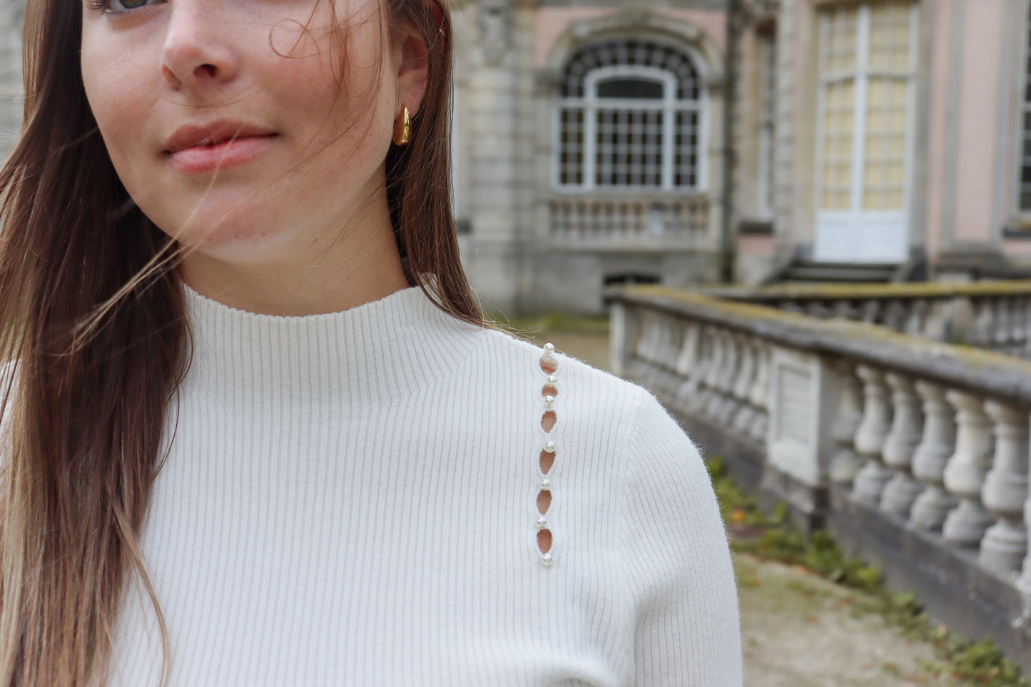 Witte t-shirt met parel en col